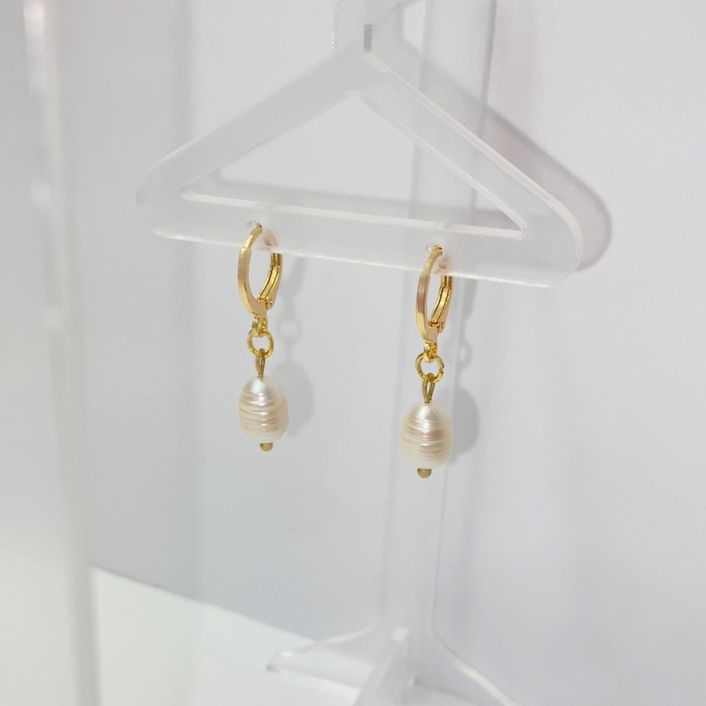 NEW! Freshwater Pearl Huggie Hoop Earrings